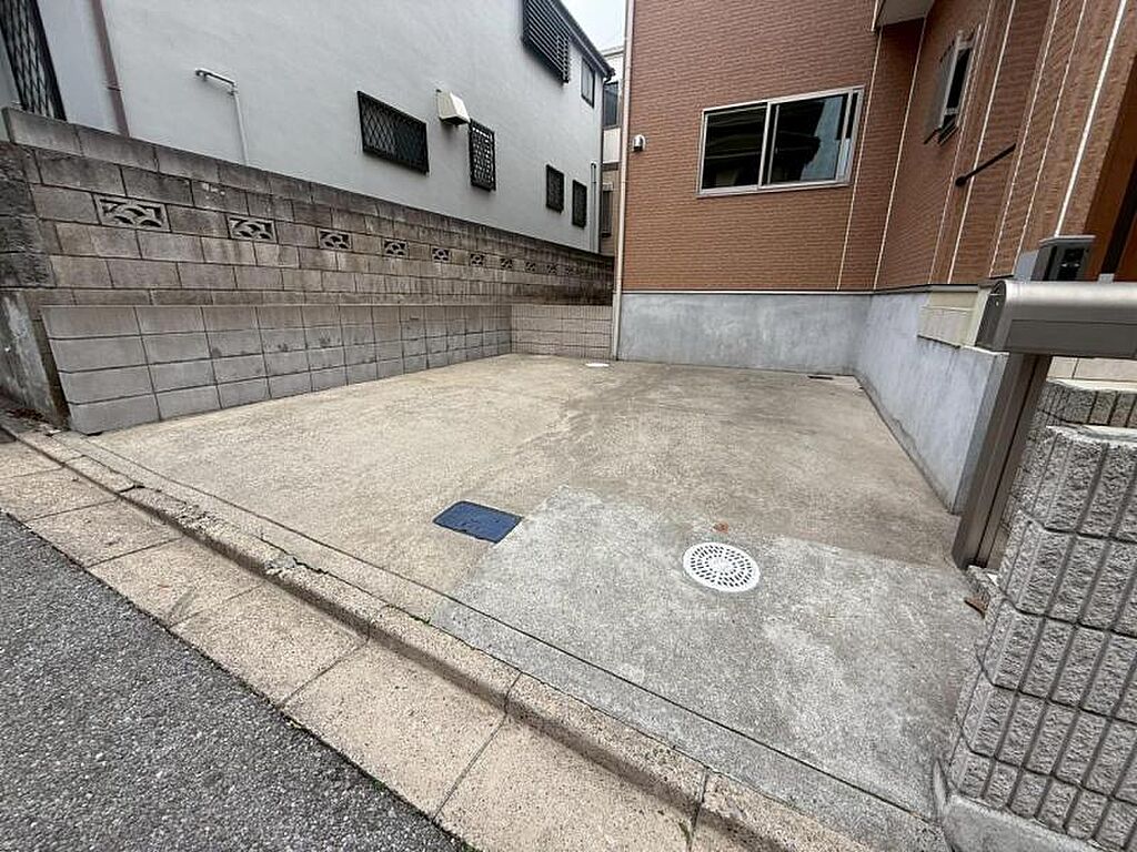 Image 100
