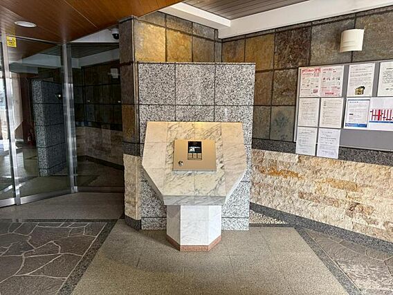 オートロックや...