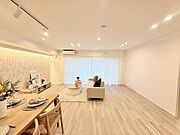 21.8帖のリビングではお友達を呼んでホームパーティもできそうです。