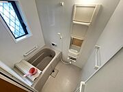 1階浴室。大きさをご家族と一緒に現地で確認してみてください。