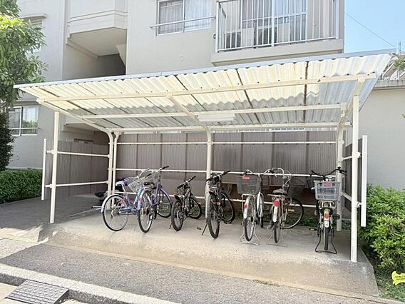 屋根付き駐輪場