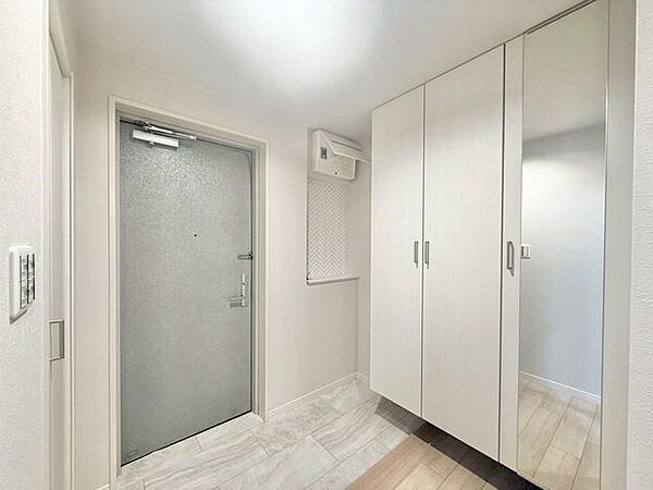 玄関を拡大表示