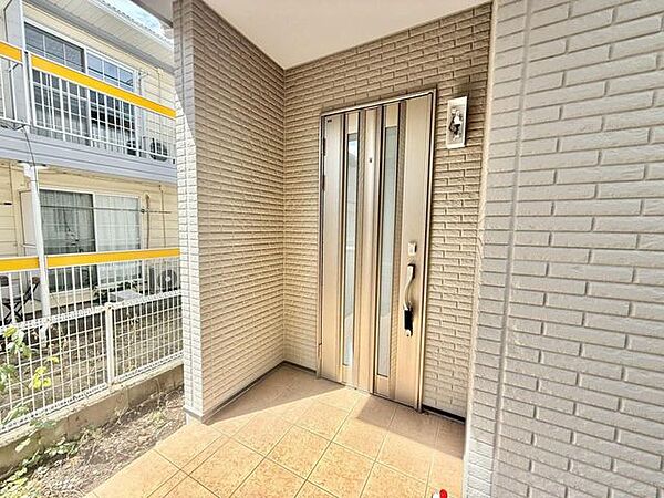 玄関を拡大表示