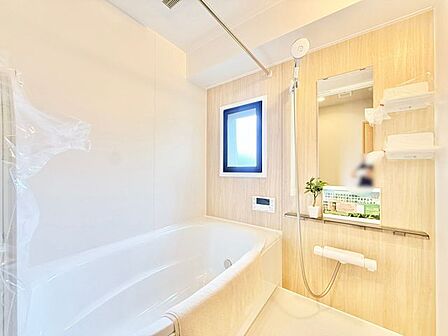 浴槽の大きさやシャワーの位置など、使いやすさをご家族と一緒に現地でご確認ください。