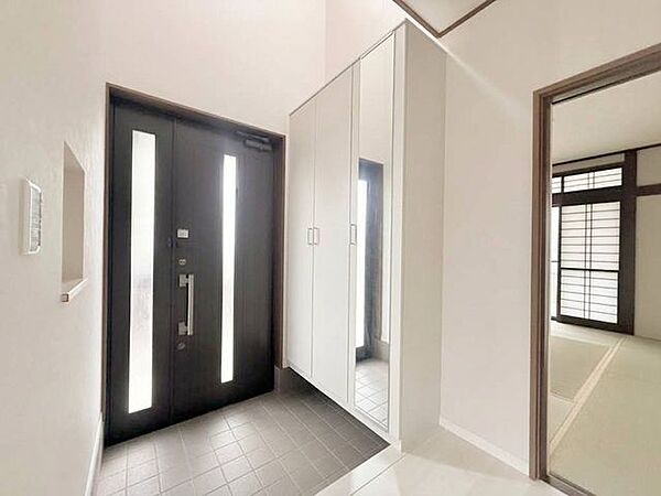 玄関を拡大表示