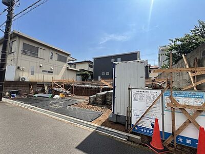 外観:実際に歩いてみると、周囲の静けさや雰囲気が良く分かります。穏やかな暮らしを体験してみてください。 外観:実際に歩いてみると、周囲の静けさや雰囲気が良く分かります。穏やかな暮らしを体験してみてください。