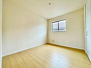 理想のイメージを形にしやすいシンプルなお部屋