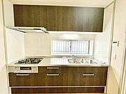 立って、振り向いて、動いてみてください。料理する自分を想像すると実感がわきますよ！