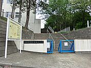 栗山小学校　　　徒歩7分　550ｍ