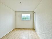プライベートスペースでのんびり過ごせる洋室