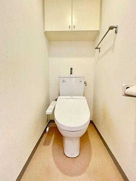 快適なウォシュレット機能付きトイレ!
