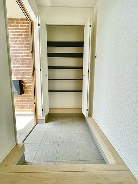 玄関を拡大表示