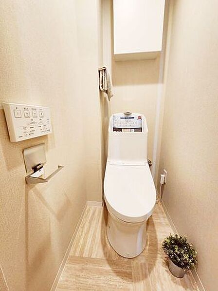 快適なウォシュレット機能付きトイレ!