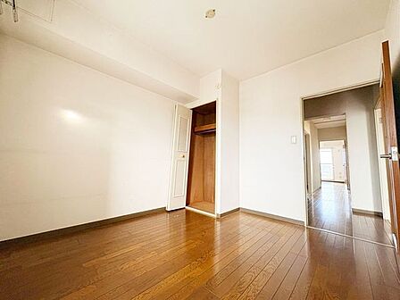理想のイメージを形にしやすいシンプルなお部屋