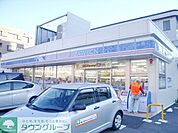 ローソン船橋本郷町店 徒歩3分。コンビニ 210m