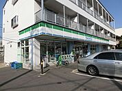 ファミリーマート 205m
