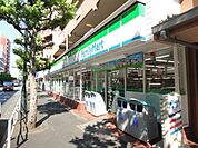 ファミリーマート 277m
