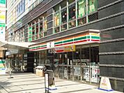 セブンイレブン京王八王子駅前店 220m