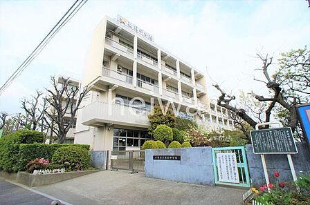 戸田市立喜沢中学校 徒歩8分。 580m