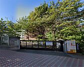 渋谷区立加計塚小学校（402m）