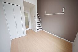 多摩都市モノレール 中央大学・明星大学駅 徒歩12分の賃貸アパート 2階1Kのリビング/ダイニング