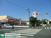コモディイイダ鹿浜店 徒歩9分。スーパー 660m