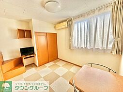 レオパレスＬＵＭＩＥＲＥ 204 2階1Kのリビング/ダイニング