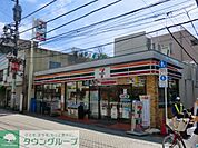 セブンイレブン 徒歩2分。コンビニ 100m