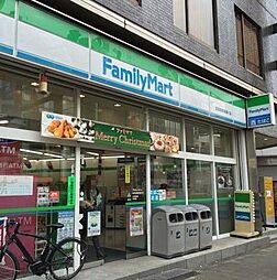 ファミリーマート[60m]