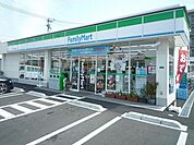 コンビニ「ファミリーマートまで450m」
