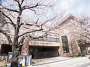 足立区立千寿本町小学校（382m）