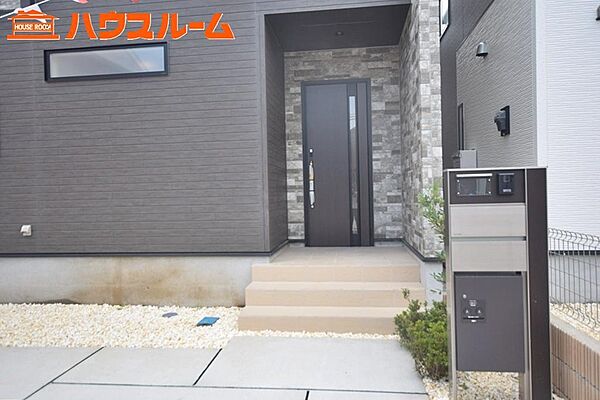 玄関を拡大表示