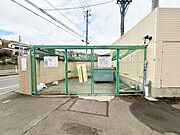 ごみ集積所は、出勤前・帰宅時にも動線よくゴミ出しが出来ます