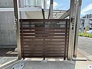 洗濯物を干すための物干金物付です。