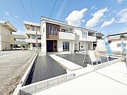 駐車3台＆南向き庭付き(^^ 家族の笑顔が広がる新築一戸建て