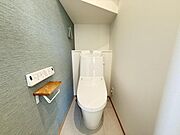 強力な水流が便器鉢内のすみずみまで回り、少ない水でもしっかり汚れを洗い流します。