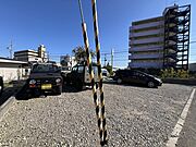 生活施設や、小・中学校など教育施設が徒歩13分圏内に揃い、暮らしの利便性に長けた住環境です。
