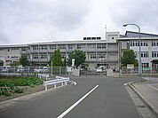 仙台市立岩切小学校　2194ｍ　（徒歩28分）