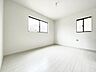室内：たっぷりの陽光に包まれる陽だまり住まい