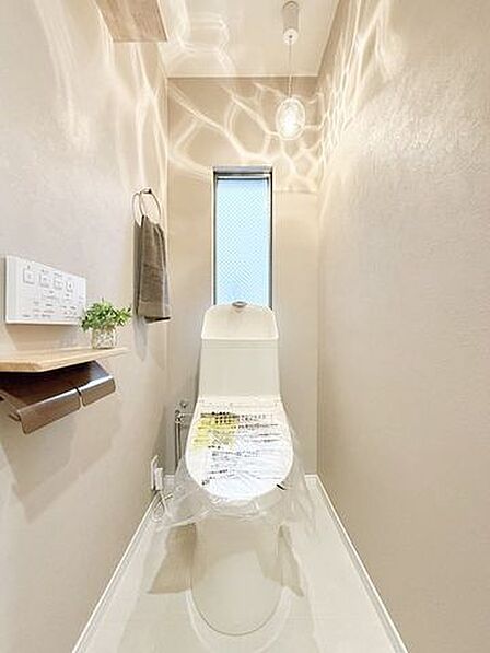 清潔な洗浄機能付温水シャワートイレ