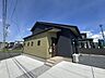 外観：平屋の良さと2階建ての良さが両立する（平屋風2階建て）住まい