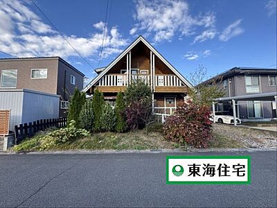 外観:前面道路はゆとりある6m幅、駐車もラクラク。 外観:前面道路はゆとりある6m幅、駐車もラクラク。