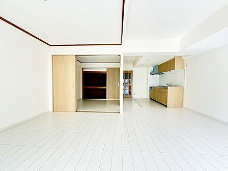 18帖のゆったりしたリビングダイニングキッチン