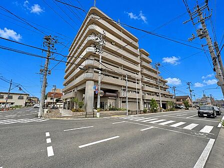 総戸数69戸のマンション。落ち着いた住環境が魅力※画像は一部CGを含んでいます。