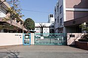名古屋市立西前田小学校 89m