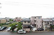 周りは住宅ばかりです。