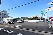 ファミリーマート中村森田町店 176m