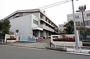 名古屋市立当知中学校 647m