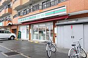 ローソンストア100港区入場店 82m