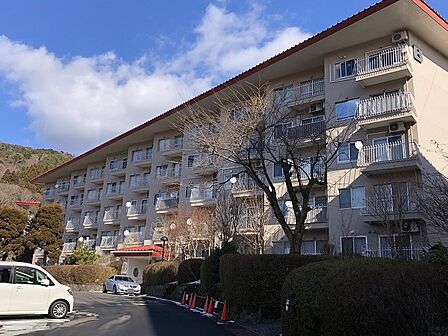 富士高原コンドB棟外観